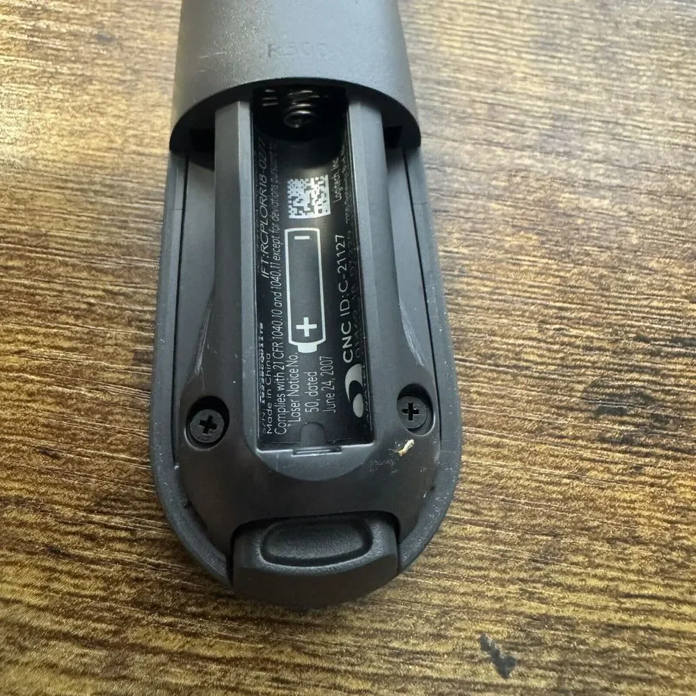 Logitech R500 Laser‎ Pointer Presenter Bluetooth & USB Presentation